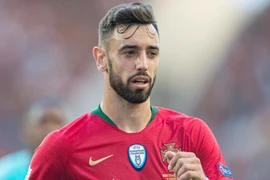 Sốt dẻo Bruno Fernandes về MU, Man City mua Dani Alves