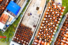 Sắc màu ở lò làm lu truyền thống gần 160 tuổi