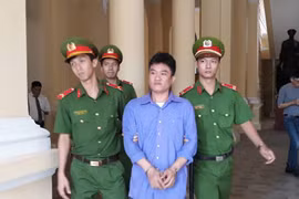 Cho vay tín dụng đen, bị con nợ vác búa đập chết