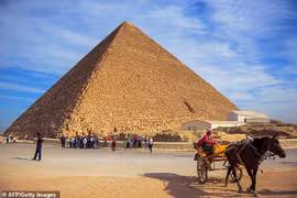 Có phải đây làcách người AiCập cổ đại xây dựng Kim tự tháp từ4.500 nămtrước?