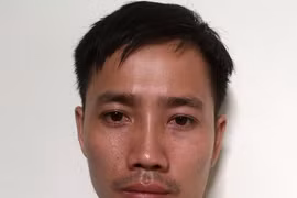 Nhờ dẫn đường rồi giở trò đồi bại với bé gái 13 tuổi