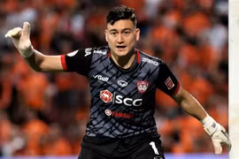 Văn Lâm lọt vào đội hình tiêu biểu vòng 19 Thai League