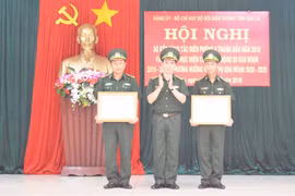 Gia Lai: Khen thưởng tập thể, cá nhân trong đấu tranh ngăn chặn vượt biên