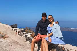 Tăng Thanh Hà hạnh phúc bên chồng con trong kỳ nghỉ hè ở Hy Lạp