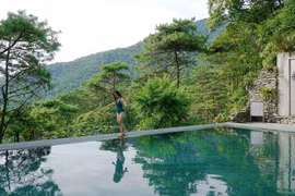 Trekking, chụp ảnh bể bơi vô cực giữa núi rừng Ba Vì