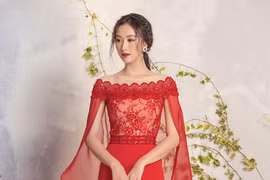 Á hậu Hà Thu diện đồ 'nửa kín nửa hở' vẫn hút 'vạn ánh nhìn'