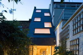 Ngôi nhà siêu nhỏ nhưng đầy đủ tiện nghi của cô gái trẻ