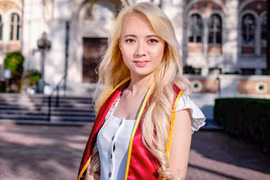 'Bé' Xuân Nghi - cô bé đen nhẻm thành nhan sắc "Tây" ở tuổi 24