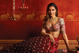 "Bỏng mắt" ngắm "biểu tượng sắc đẹp" Ấn Độ Deepika Padukone