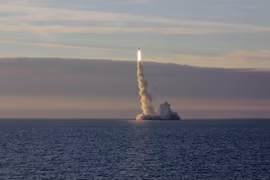 Nga phóng tên lửa đạn đạo liên lục địa Bulava từ tàu ngầm hạt nhân