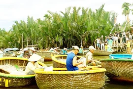 Thoát nghèo nhờ... chèo thúng