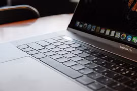MacBook Pro mới có thể thiết kế vỏ sò và bản lề linh hoạt