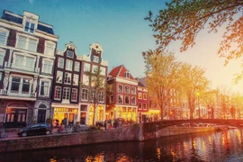 Amsterdam-thành phố du lịch "thoáng" nhất thế giới - từ giờ bớt "thoáng"