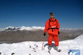 Cụt 2 chân, nhà leo núi 69 tuổi vẫn chinh phục thành công đỉnh Everest