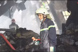 2 công ty bốc cháy dữ dội lúc rạng sáng ở Sài Gòn