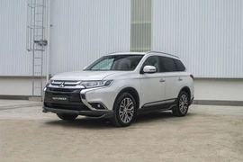 Xe Mitsubishi Outlander "kênh giá" 18 triệu đồng tại Việt Nam