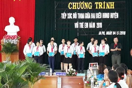 Đại biểu HĐND huyện Ia Pa đối thoại với trẻ em