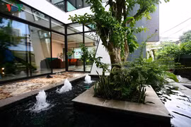 Biệt thự ngoại ô kết hợp truyền thống và hiện đại