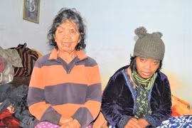 Tuổi già nặng gánh chồng con