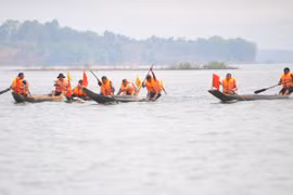 Hội đua thuyền độc mộc trên sông Pô Cô diễn ra vào ngày 13-11