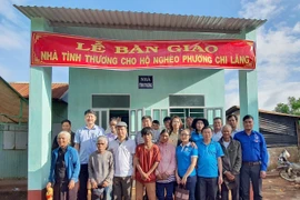 Pleiku bàn giao 3 căn nhà cho hộ nghèo