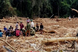 Tìm thấy thi thể 2 người đi rừng bị vùi dưới đất đá sau 14 ngày mất tích