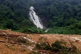 Sạt lở vùi lấp lán trại trong rừng đã 10 ngày, 1 người chết, 3 người mất tích