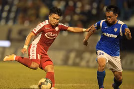 HLV Chung Hae-soung nghẹn ngào vì CLB TP.HCM hết sạch cơ hội vô địch V-League