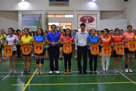 Khai mạc Giải bóng chuyền hơi nữ công nhân viên chức, lao động TP. Pleiku