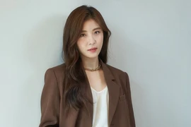 Ha Ji Won độc thân, giàu có ở tuổi 42