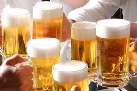 Khó xác định và đo lường hành vi xúi giục uống bia rượu