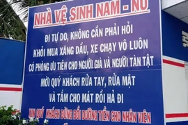 Bảng hiệu dễ thương ở miền Tây: 'Mời quý khách rửa tay, rửa mặt, tắm cho mát rồi đi…'