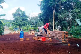 Chư Prông xây 11 căn nhà tặng hộ nghèo