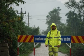 Một công nhân Thủy điện Rào Trăng 3 gọi điện về nhà nói "Bình an" rồi mất sóng