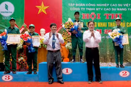 34 thí sinh tham gia hội thi bàn tay vàng khai thác mủ cao su