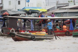 Làm gì để giữ chợ nổi miền Tây?