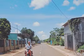 Plei Ngó: Làng trong phố