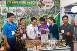 Để nông sản tiếp cận thị trường tiêu thụ