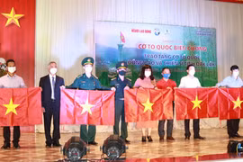 "Cờ Tổ quốc biên cương" đến Tây Nguyên