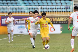 Huấn luyện viên Kiatisak: "Nếu may mắn Công Phượng đã có hat-trick"