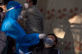 Deltacron có nguy hiểm không?