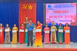 Phú Thiện tổ chức hội thi "Duyên dáng áo dài xưa và nay"