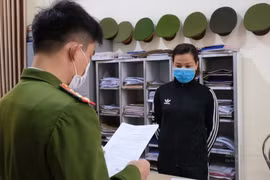 Bắt nguyên kế toán công ty môi trường chiếm đoạt tiền lương công nhân