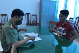Bắt 2 thanh niên lừa bán kit test chiếm đoạt 300 triệu ở Quảng Ngãi