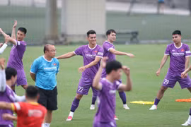 Tuyển Việt Nam: Khi ông Park cân nhắc chọn lựa Công Phượng, Văn Toàn