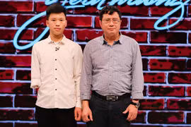 Chàng trai người Dao vào đại học bằng… tay trái