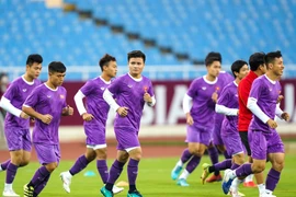 Ông Park nâng lên hạ xuống giữa Hùng Dũng và Hoàng Đức cho SEA Games 31