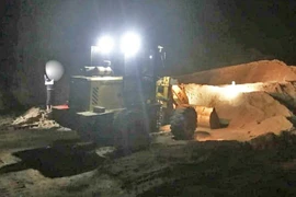 Đak Đoa: Bắt quả tang nhóm đối tượng khai thác cát trái phép