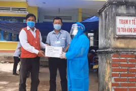 Hỗ trợ, tặng quà cho trẻ em khó khăn tại Kông Chro và Kbang