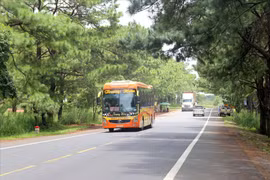 Doanh nghiệp vận tải "méo mặt" vì giá xăng dầu liên tục "leo thang"